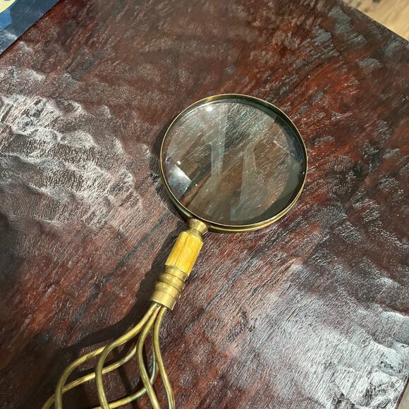 Antique Ornate Brass Art Nouveau Magnifying Glass Shell Inlay Decor Timeless - Picture 12 of 13